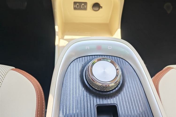 Used ORA Good Cat 2022 400km Standard Range Premium Version Lithium Iron Phosphate Gear Lever