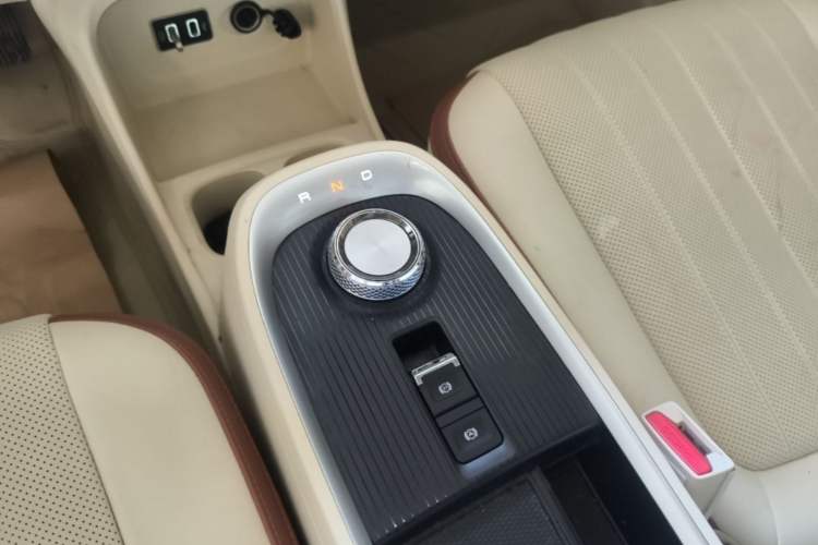 Used ORA Good Cat 2022 400km Standard Range Premium Version Lithium-Ion Battery Gear Lever