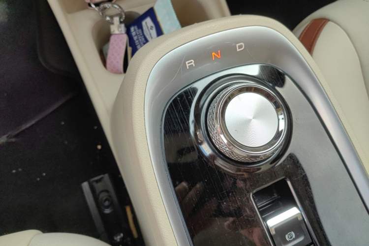 Used ORA Good Cat 2022 400km Standard Range Luxury Version Lithium Iron Phosphate Gear Lever