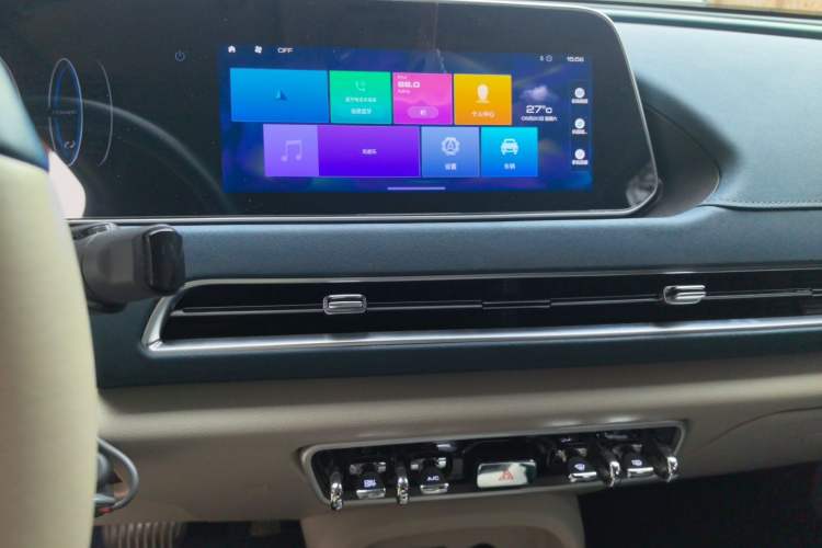 Used ORA Good Cat 2022 400km Standard Range Luxury Version Ternary Lithium Audio And AC Panel