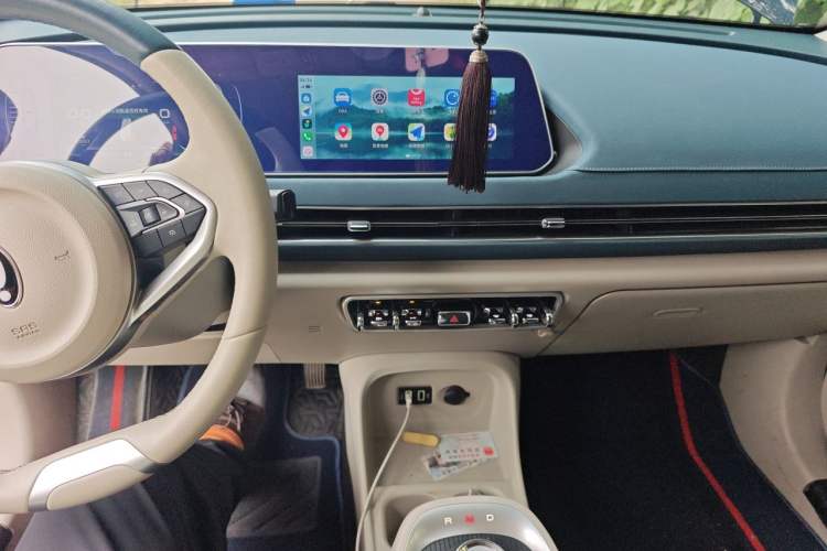 Used ORA Good Cat 2022 400km Standard Range Luxury Version Ternary Lithium Audio And AC Panel
