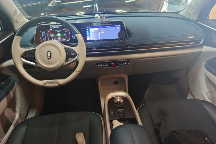 Used ORA Good Cat 2022 Morandi Edition 400km Standard Range Luxury Version Lithium-Ion Battery Center Console