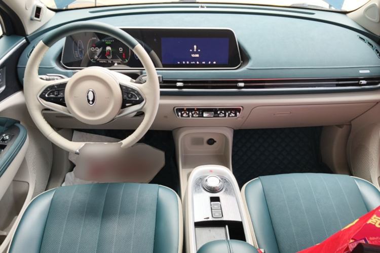 Used ORA Good Cat 2022 400km Standard Range Premium Version Lithium-Ion Battery Center Console