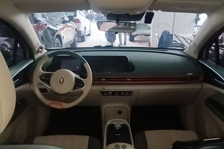 Used ORA Good Cat 2022 Morandi Edition 400km Standard Range Premium Version Lithium-Ion Battery Center Console