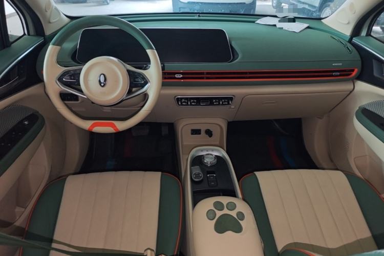 Used ORA Good Cat 2022 Morandi Edition 400km Standard Range Luxury Version Lithium-Ion Battery Center Console