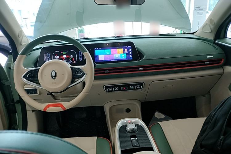 Used ORA Good Cat 2022 Morandi Edition 400km Standard Range Luxury Version Lithium-Ion Battery Center Console