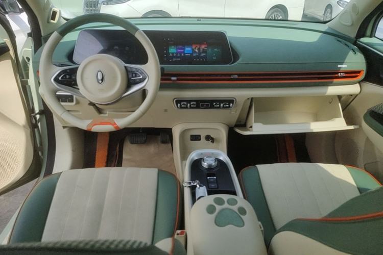 Used ORA Good Cat 2022 Morandi Edition 400km Standard Range Premium Version Lithium Iron Phosphate Center Console