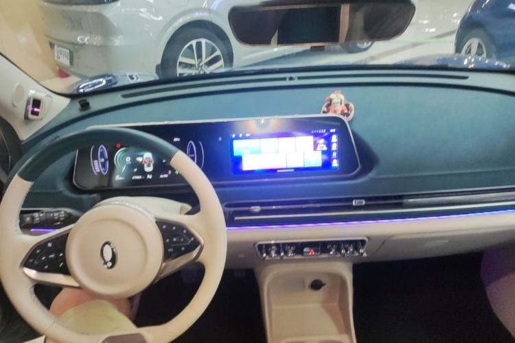 Used ORA Good Cat 2022 400km Standard Range Premium Version Lithium-Ion Battery Center Console