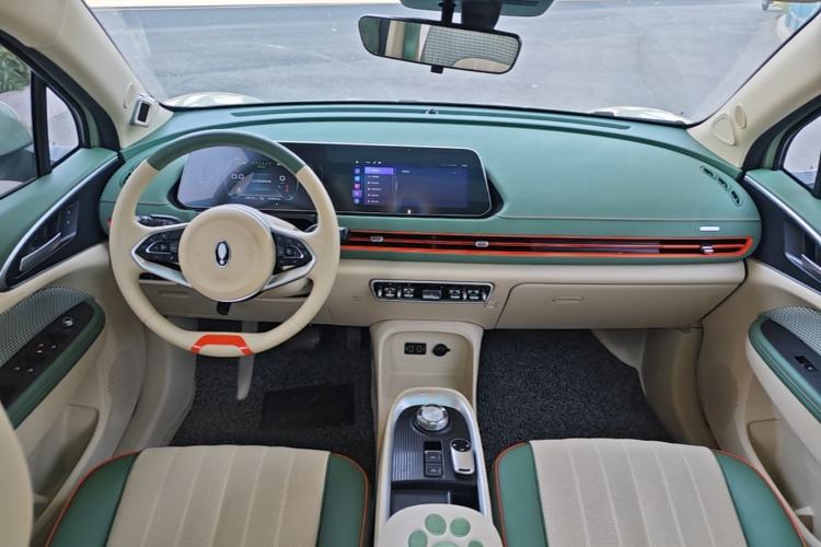 Used ORA Good Cat 2022 Morandi Edition 400km Standard Range Premium Version Lithium-Ion Battery Center Console