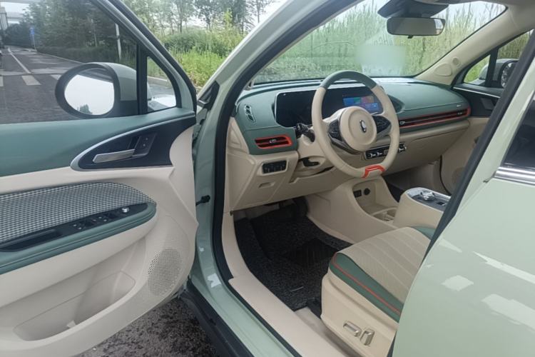 Used ORA Good Cat 2022 Morandi Edition 400km Standard Range Premium Version Lithium-Ion Battery Driver Seat