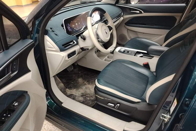 Used ORA Good Cat 2022 Morandi Edition 500 km Long Range Luxury Version Lithium Ternary Driver Seat