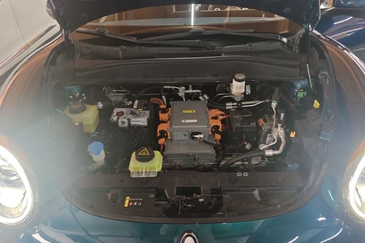 Used ORA Good Cat 2022 Morandi Edition 400km Standard Range Luxury Version Lithium-Ion Battery Engine Bay