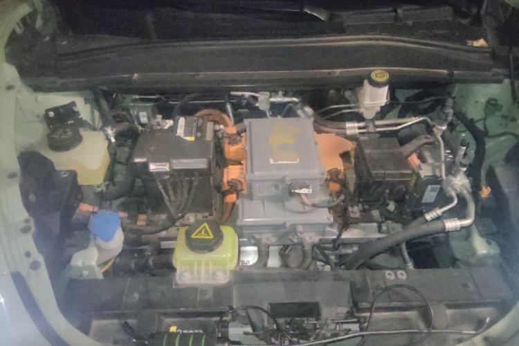 Used ORA Good Cat 2022 Morandi Edition 400km Standard Range Luxury Version Lithium Iron Phosphate Engine Bay