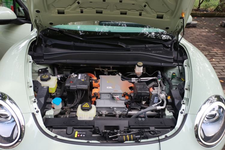 Used ORA Good Cat 2022 400km Standard Range Luxury Version Lithium Iron Phosphate Engine Bay