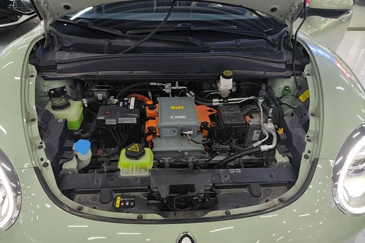 Used ORA Good Cat 2022 Morandi Edition 400km Standard Range Luxury Version Lithium-Ion Battery Engine Bay