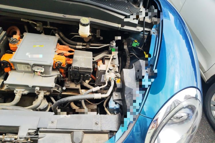 Used ORA Good Cat 2022 Morandi Edition 400km Standard Range Luxury Version Lithium-Ion Battery Engine Bay Left