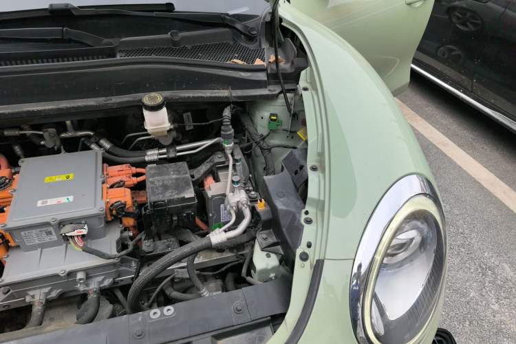 Used ORA Good Cat 2022 400km Standard Range Premium Version Lithium-Ion Battery Engine Bay Left