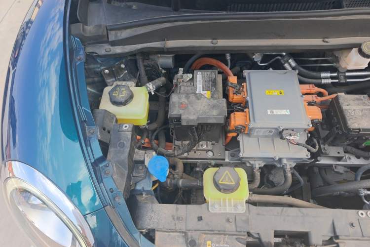 Used ORA Good Cat 2022 Morandi Edition 400km Standard Range Premium Version Lithium-Ion Battery Engine Bay Right