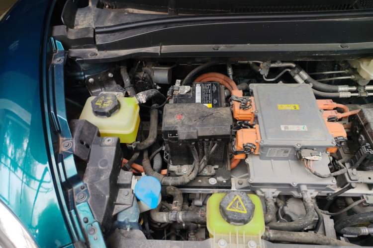 Used ORA Good Cat 2022 Morandi Edition 400km Standard Range Premium Version Lithium-Ion Battery Engine Bay Right