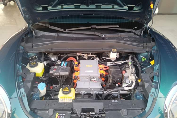 Used ORA Good Cat 2022 Morandi Edition 400km Standard Range Premium Version Lithium Iron Phosphate Engine Bay
