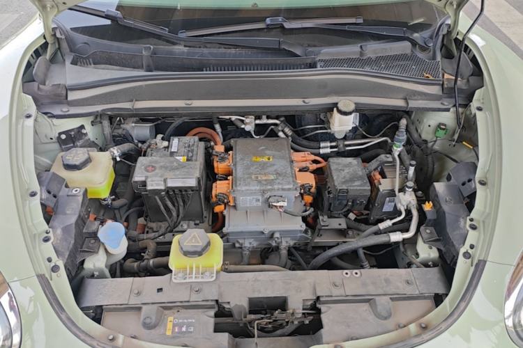 Used ORA Good Cat 2022 Morandi Edition 400km Standard Range Premium Version Lithium-Ion Battery Engine Bay