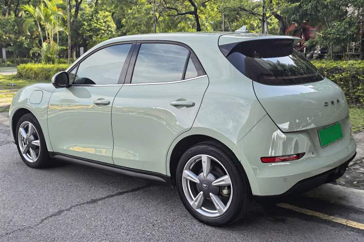 Used ORA Good Cat 2022 Morandi Edition 400km Standard Range Luxury Version Lithium-Ion Battery Exterior 3