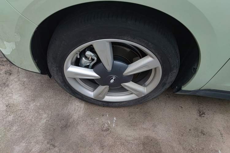 Used ORA Good Cat 2022 400km Standard Range Premium Version Lithium-Ion Battery Exterior 4
