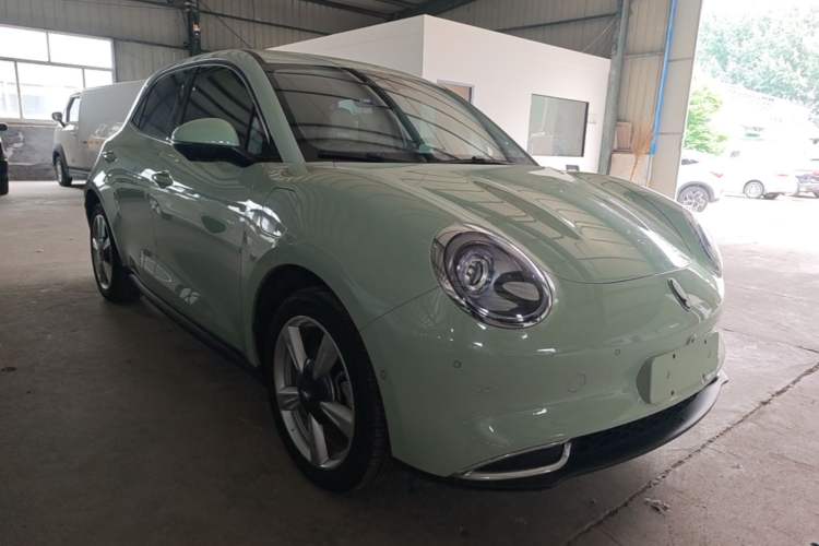 Used ORA Good Cat 2022 Morandi Edition 400km Standard Range Luxury Version Lithium-Ion Battery Front Right 45 Deg