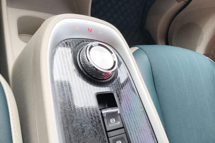 Used ORA Good Cat 2022 400km Standard Range Premium Version Lithium-Ion Battery Gear Lever