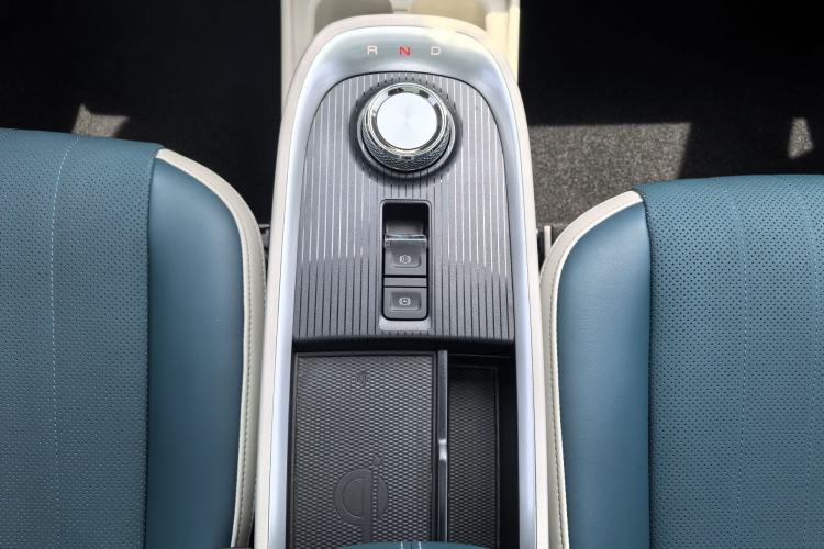Used ORA Good Cat 2022 400km Standard Range Premium Version Lithium-Ion Battery Gear Lever