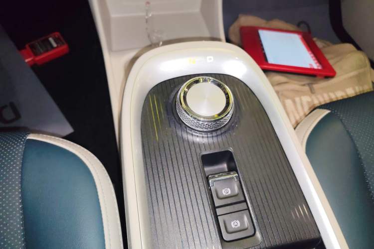 Used ORA Good Cat 2022 400km Standard Range Premium Version Lithium Iron Phosphate Gear Lever
