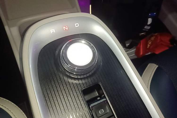 Used ORA Good Cat 2022 400km Standard Range Premium Version Lithium-Ion Battery Gear Lever