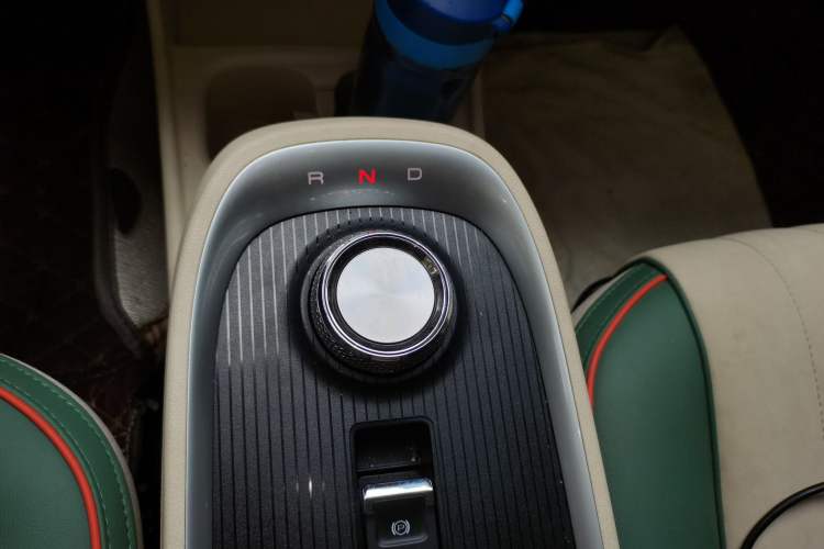 Used ORA Good Cat 2022 400km Standard Range Luxury Version Lithium Iron Phosphate Gear Lever