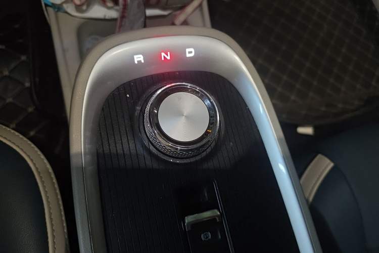 Used ORA Good Cat 2022 400km Standard Range Luxury Version Lithium Iron Phosphate Gear Lever