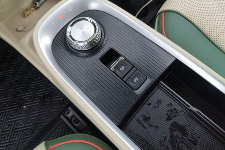 Used ORA Good Cat 2022 400km Standard Range Premium Version Lithium-Ion Battery Gear Lever