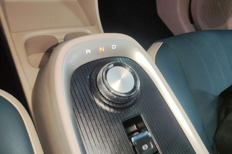 Used ORA Good Cat 2022 400km Standard Range Premium Version Lithium-Ion Battery Gear Lever