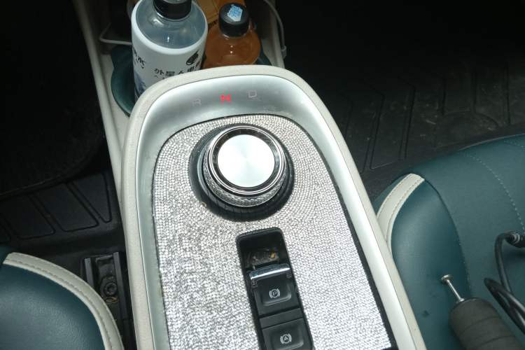 Used ORA Good Cat 2022 400km Standard Range Luxury Version Ternary Lithium Gear Lever