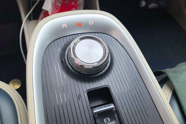 Used ORA Good Cat 2022 400km Standard Range Luxury Version Ternary Lithium Gear Lever