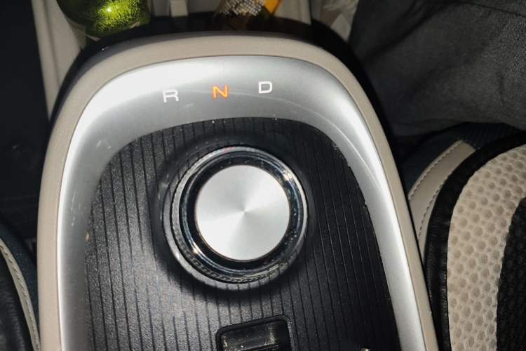 Used ORA Good Cat 2022 400km Standard Range Premium Version Lithium-Ion Battery Gear Lever