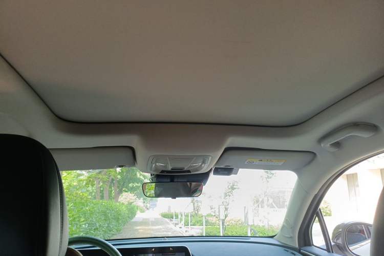 Used ORA Good Cat 2022 400km Standard Range Premium Version Lithium-Ion Battery Headliner