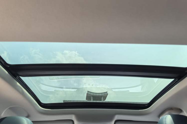 Used ORA Good Cat 2022 400km Standard Range Premium Version Lithium-Ion Battery Headliner