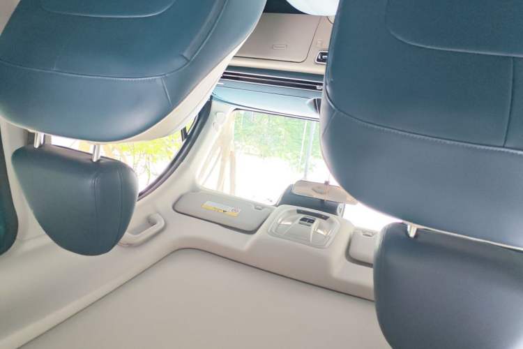 Used ORA Good Cat 2022 Morandi Edition 400km Standard Range Two-Week Young Enjoyment Version Lithium Iron Phosphate Headliner