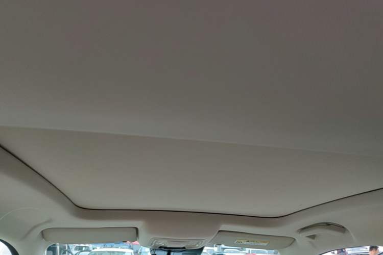 Used ORA Good Cat 2022 400km Standard Range Premium Version Lithium-Ion Battery Headliner