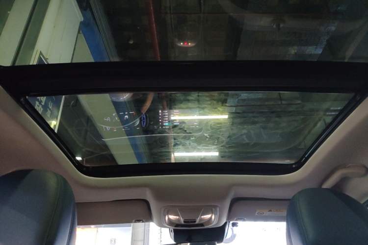 Used ORA Good Cat 2022 400km Standard Range Premium Version Lithium-Ion Battery Headliner