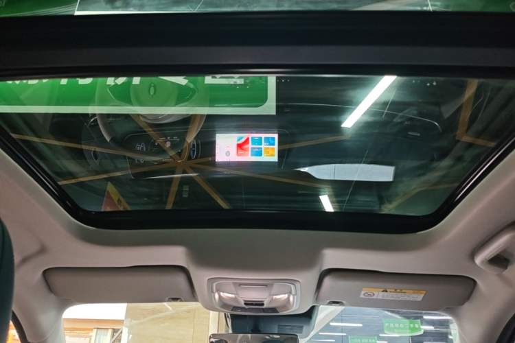 Used ORA Good Cat 2022 400km Standard Range Premium Version Lithium-Ion Battery Headliner