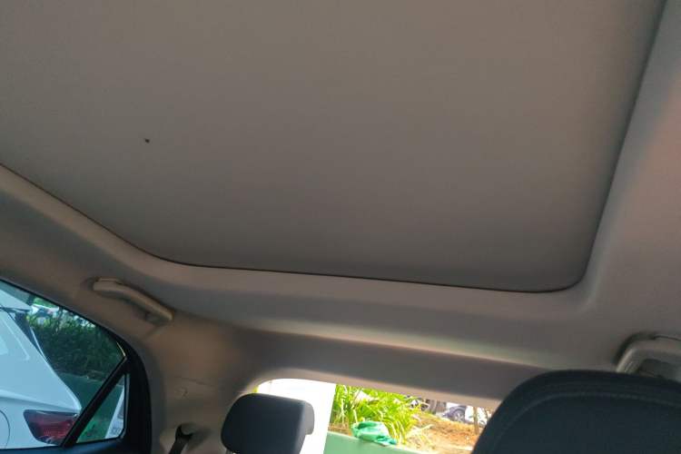Used ORA Good Cat 2022 Morandi Edition 400km Standard Range Premium Version Lithium Iron Phosphate Headliner