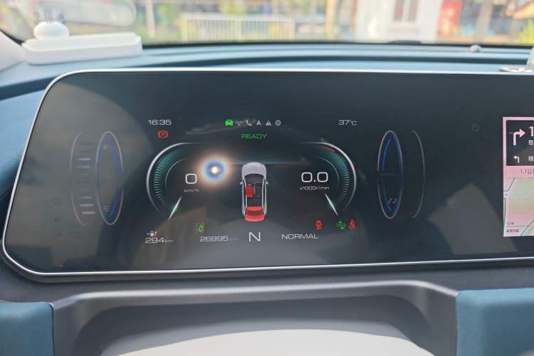Used ORA Good Cat 2022 Morandi Edition 400km Standard Range Premium Version Lithium-Ion Battery Instrument Cluster