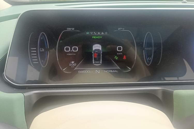 Used ORA Good Cat 2022 Morandi Edition 400km Standard Range Premium Version Lithium-Ion Battery Instrument Cluster