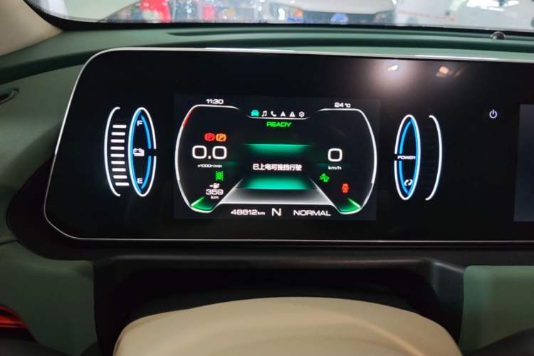 Used ORA Good Cat 2022 Morandi Edition 400km Standard Range Luxury Version Lithium-Ion Battery Instrument Cluster