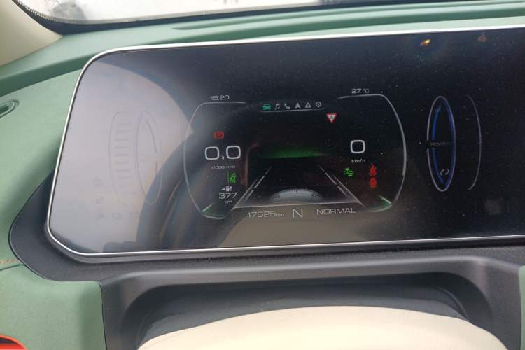 Used ORA Good Cat 2022 Morandi Edition 400km Standard Range Luxury Version Lithium Iron Phosphate Instrument Cluster